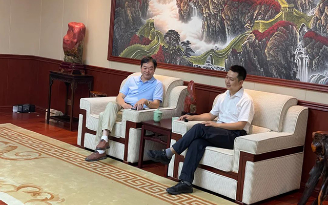 云和县委副书记，县长周鸿飞到金成木业调研指导工作